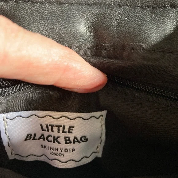 Skinnydip London Leo Puffy Handle Small Top Handle - Picture 6 of 6